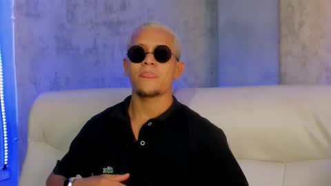 liam_knight online show from November 2025 02:39:01 AM