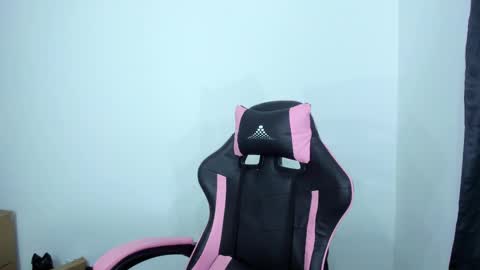 Snapshot of liam_oasiss chatting on December 2024 05:48:01 AM liam_oasiss online show from December 2024 05:48:01 AM