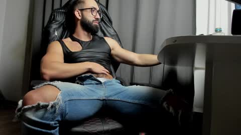 Liam online show from December 2024 05:26:01 AM