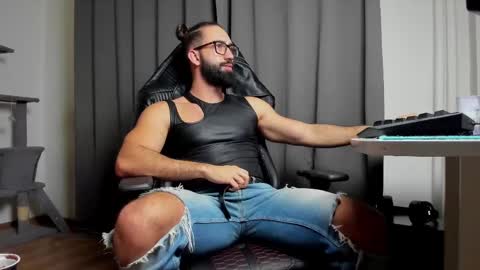 Liam online show from March 2025 06:40:02 PM