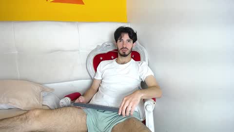 Snapshot of liamluxe chatting on December 2024 12:23:01 PM LiamLuxe online show from December 2024 12:23:01 PM
