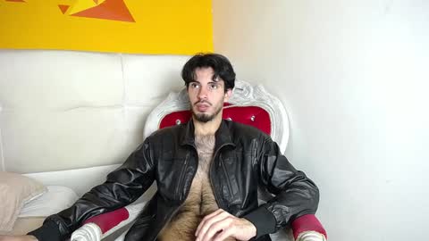 Snapshot of liamluxe chatting on December 2024 01:07:02 PM LiamLuxe online show from December 2024 01:07:02 PM