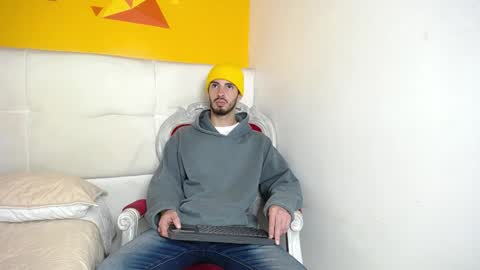 Snapshot of liamluxe chatting on December 2024 06:53:01 PM LiamLuxe online show from December 2024 06:53:01 PM