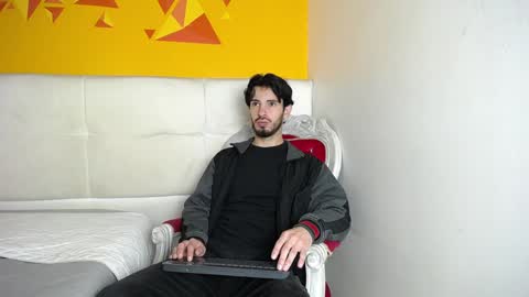 Snapshot of liamluxe chatting on January 2025 12:13:01 PM LiamLuxe online show from January 2025 12:13:01 PM