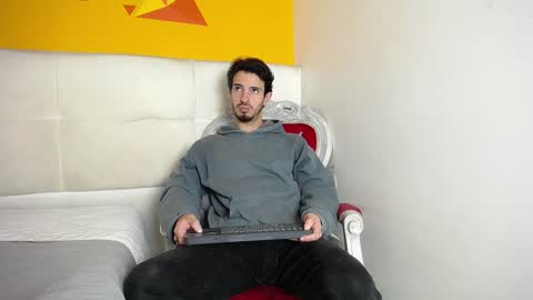 Snapshot of liamluxe chatting on January 2025 12:15:01 PM LiamLuxe online show from January 2025 12:15:01 PM