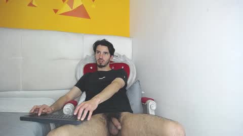 Snapshot of liamluxe chatting on January 2025 06:12:02 PM LiamLuxe online show from January 2025 06:12:02 PM