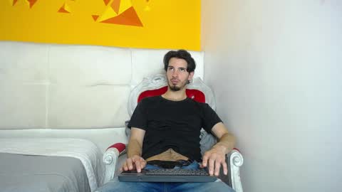 Snapshot of liamluxe chatting on February 2025 03:52:01 PM LiamLuxe online show from February 2025 03:52:01 PM