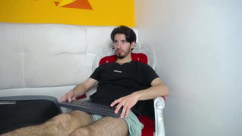 Snapshot of liamluxe chatting on February 2025 03:39:02 PM LiamLuxe online show from February 2025 03:39:02 PM