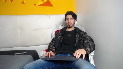 Snapshot of liamluxe chatting on February 2025 12:42:01 PM LiamLuxe online show from February 2025 12:42:01 PM