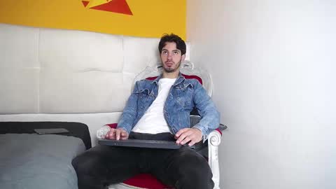 Snapshot of liamluxe chatting on March 2025 12:15:02 PM LiamLuxe online show from March 2025 12:15:02 PM