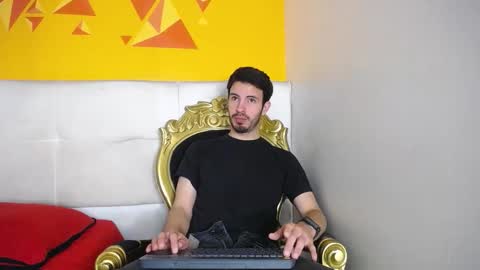 Snapshot of liamluxe chatting on October 2025 01:25:02 PM LiamLuxe online show from October 2025 01:25:02 PM