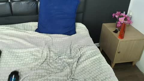 L I A M O N R O E online show from January 2026 05:27:02 PM