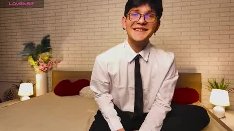 liamrivers online show from November 2025 02:27:01 PM