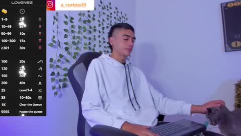 Snapshot of lian_23_ chatting on January 2025 12:18:01 PM online show from January 2025 12:18:01 PM