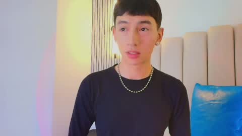 Snapshot of lian_cameron chatting on April 2026 04:06:01 AM lian_cameron online show from April 2026 04:06:01 AM