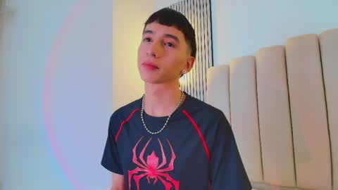 Snapshot of lian_cameron chatting on May 2026 04:08:01 AM lian_cameron online show from May 2026 04:08:01 AM