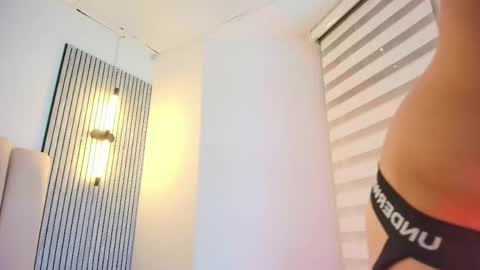 Snapshot of lian_cameron chatting on May 2026 02:19:02 AM lian_cameron online show from May 2026 02:19:02 AM