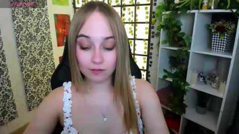 Liana online show from March 2025 05:38:02 AM