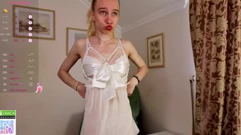 Snapshot of liane_bennet chatting on June 2026 08:02:02 AM Sofia online show from June 2026 08:02:02 AM