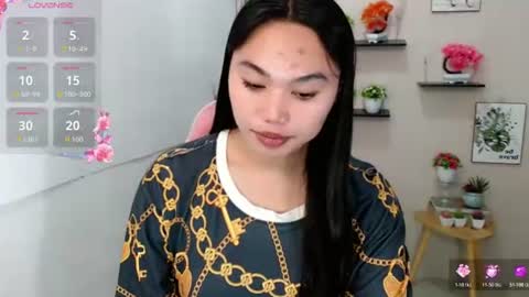 Snapshot of liane_mei chatting on July 2026 04:07:02 AM Liane online show from July 2026 04:07:02 AM