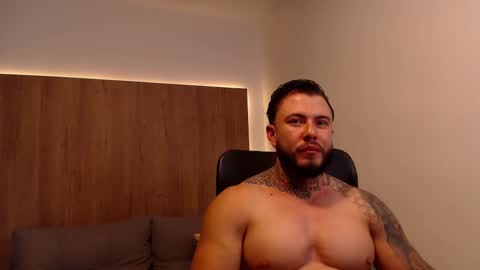 lianjones9 online show from October 2025 06:41:02 PM