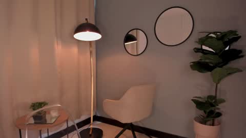 Lia online show from December 2024 12:45:02 PM