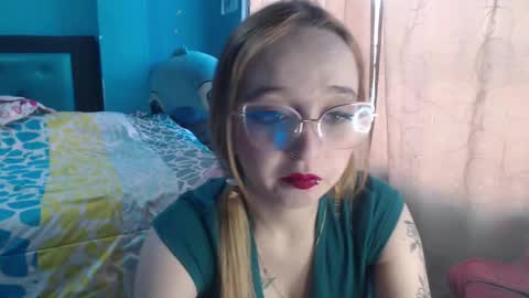 Lia Roberts online show from February 2025 12:05:02 PM