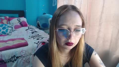 Lia Roberts online show from February 2025 12:03:02 PM