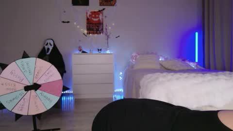 Lia online show from October 2025 08:29:01 PM