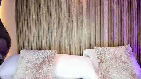  LIA TINK  online show from January 2026 04:55:01 PM