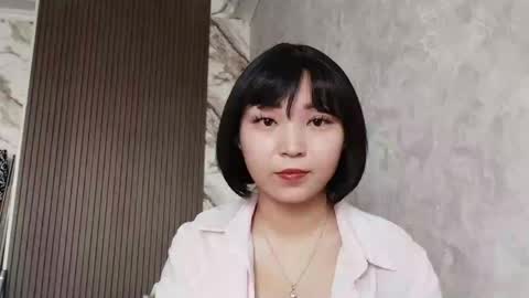Molly online show from May 2026 01:32:02 PM