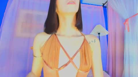 Valentina Hall online show from March 2026 11:38:01 AM