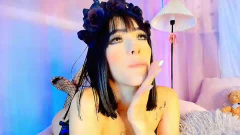 Valentina Hall online show from April 2026 06:10:01 PM