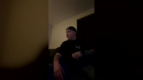 lickallotpuss online show from March 2026 03:23:01 AM