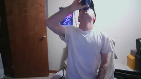 Snapshot of lieutenant85 chatting on April 2026 11:14:01 PM LT85 online show from April 2026 11:14:01 PM