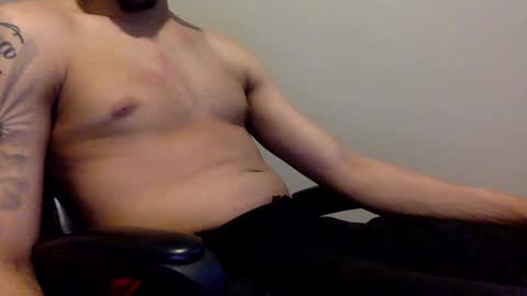 Snapshot of lightskinfreak317 chatting on December 2024 11:52:02 AM CUM HAVE FUN HELP ME CUM online show from December 2024 11:52:02 AM