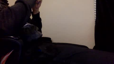 Snapshot of lightskinfreak317 chatting on January 2025 11:19:02 PM CUM HAVE FUN HELP ME CUM online show from January 2025 11:19:02 PM