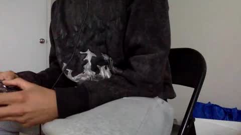 Snapshot of lightskinfreak317 chatting on February 2025 09:58:01 PM CUM HAVE FUN HELP ME CUM online show from February 2025 09:58:01 PM