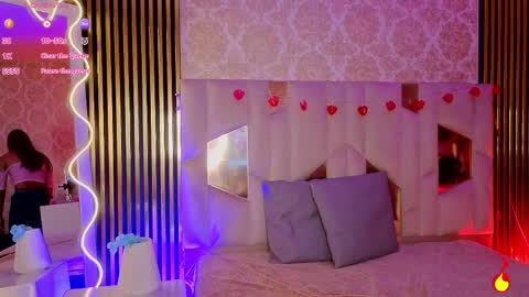 LIHIAN online show from April 2026 03:45:01 PM