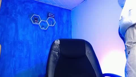 Daniel online show from February 2025 12:54:02 PM