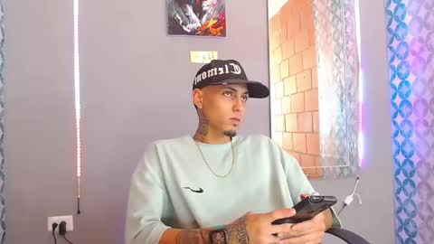 Snapshot of liiaam_lee_ chatting on May 2026 08:58:01 PM Daniel online show from May 2026 08:58:01 PM