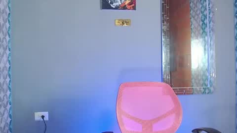 Snapshot of liiaam_lee_ chatting on May 2026 11:43:01 PM Daniel online show from May 2026 11:43:01 PM