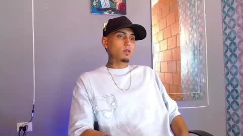 Snapshot of liiaam_lee_ chatting on May 2026 09:44:01 PM Daniel online show from May 2026 09:44:01 PM