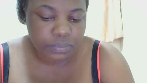 Snapshot of liilcutiee chatting on May 2026 11:33:02 PM Lily online show from May 2026 11:33:02 PM
