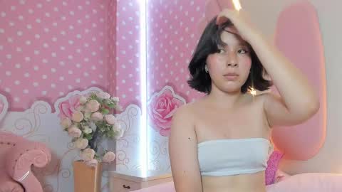 Snapshot of liily_hot chatting on February 2025 12:25:02 AM LIILY online show from February 2025 12:25:02 AM