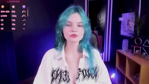 lika_sky online show from November 2025 04:28:02 PM