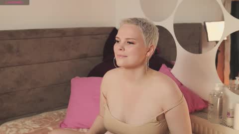 Snapshot of likaaberry chatting on October 2025 05:14:02 PM likaaberry online show from October 2025 05:14:02 PM