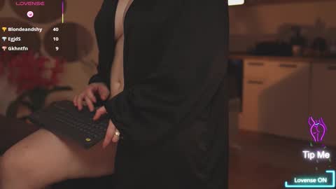 Snapshot of likaaberry chatting on October 2025 03:14:02 PM likaaberry online show from October 2025 03:14:02 PM