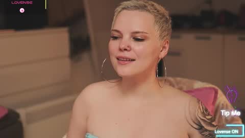 Snapshot of likaaberry chatting on November 2025 05:18:02 AM likaaberry online show from November 2025 05:18:02 AM