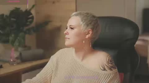 Snapshot of likaaberry chatting on November 2025 02:11:01 PM likaaberry online show from November 2025 02:11:01 PM